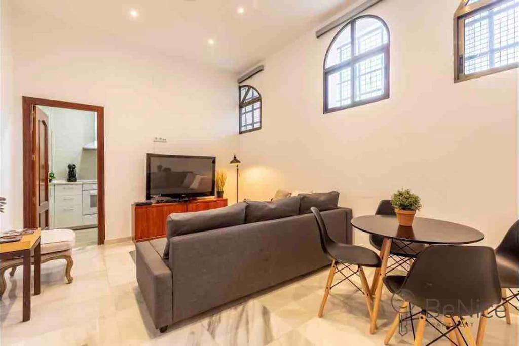 Luxury Apartamento Sevilla Centro -Triana Bagian luar foto