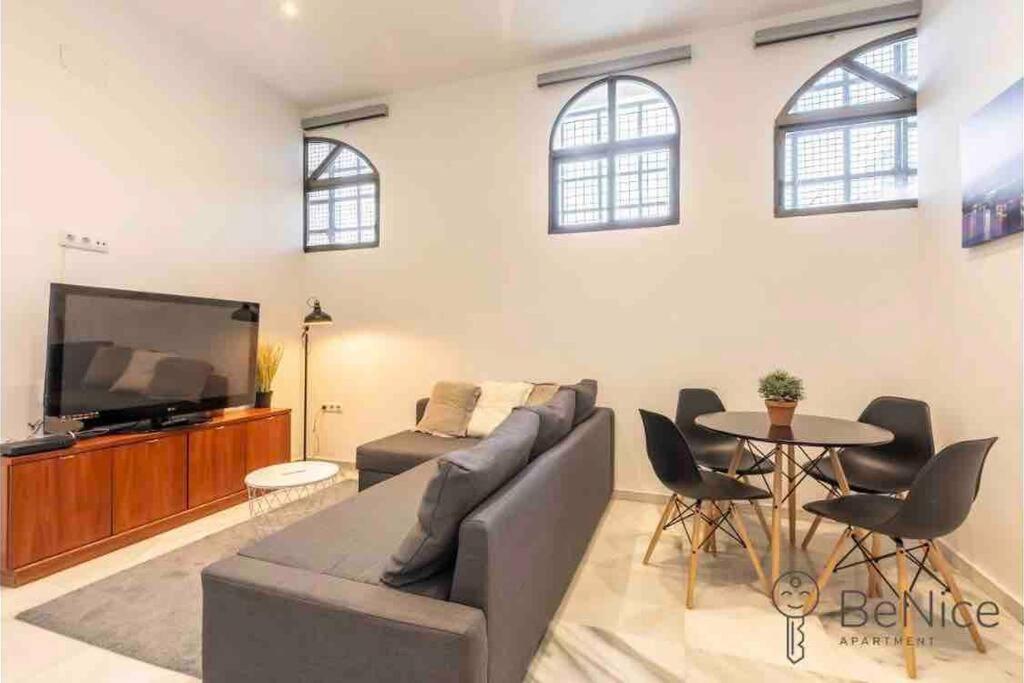 Luxury Apartamento Sevilla Centro -Triana Bagian luar foto